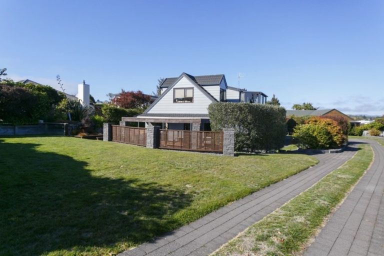 Photo of property in 83 Harvey Street, Waipahihi, Taupo, 3330