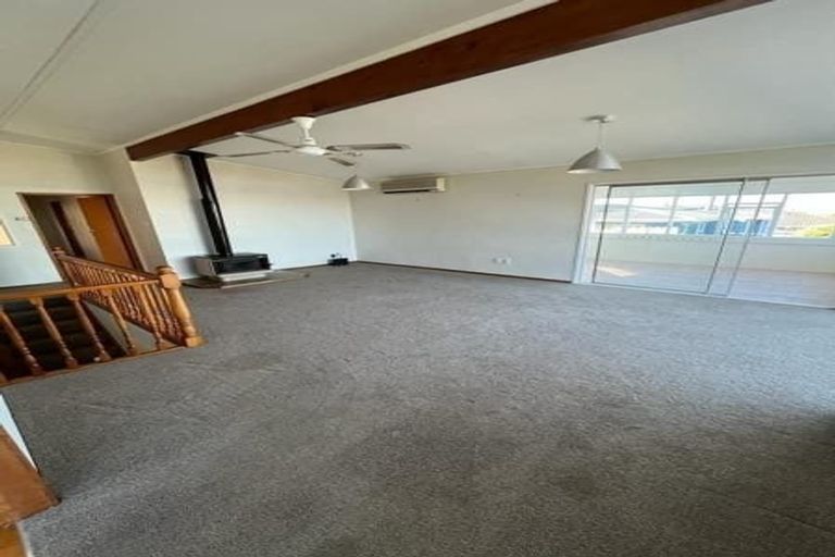 Photo of property in 9 Ellesmere Crescent, Pakuranga Heights, Auckland, 2010