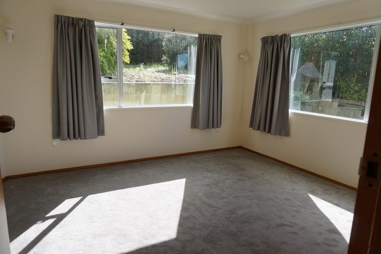 Photo of property in 17 Pioneer Crescent, Helensburgh, Dunedin, 9010