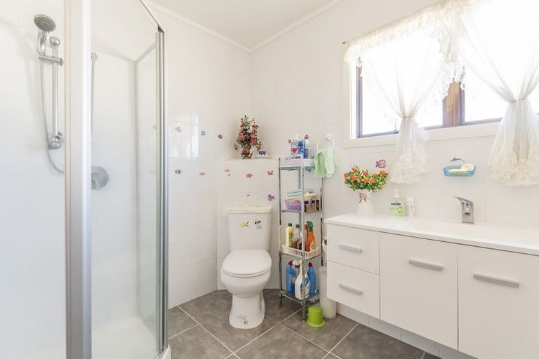 Photo of property in 2/23 James Road, Manurewa, Auckland, 2102