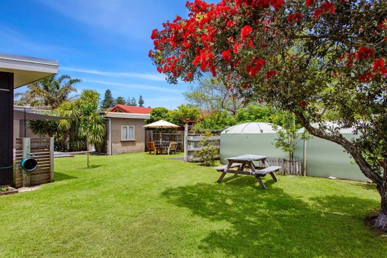 Photo of property in 18 Moana Road, Okitu, Gisborne, 4010