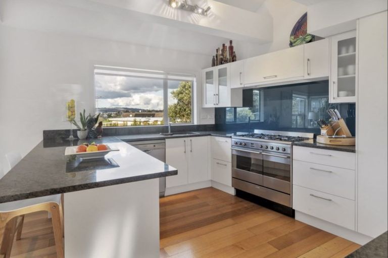 Photo of property in 7 Fenton Terrace, Cockle Bay, Auckland, 2014