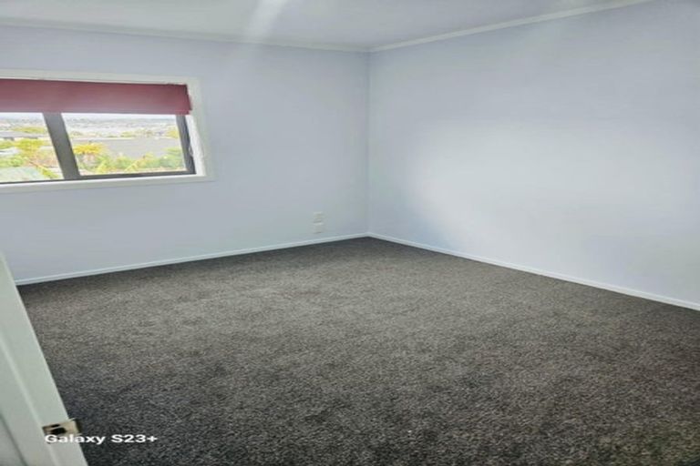 Photo of property in 12 Kevale Place, Manurewa, Auckland, 2102