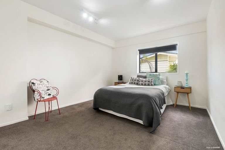 Photo of property in 68 Mcbreen Avenue, Northcote, Auckland, 0627