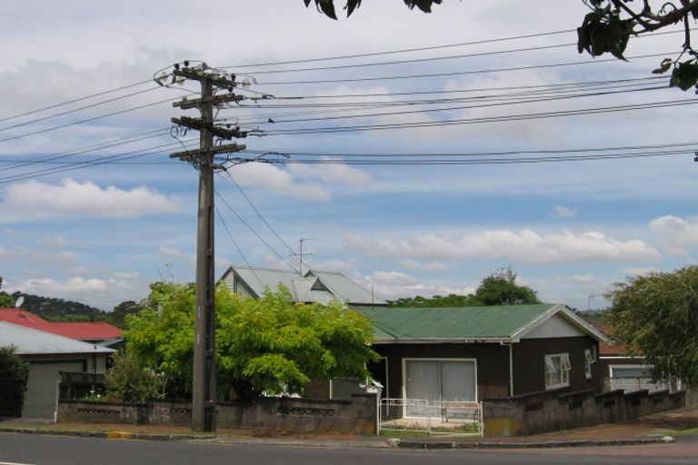 Photo of property in 111 Moa Road, Point Chevalier, Auckland, 1022