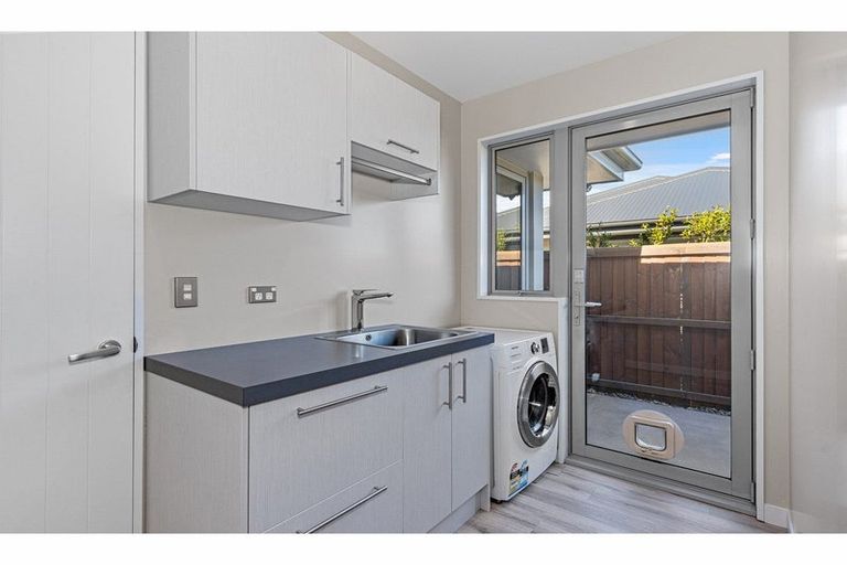 Photo of property in 12 Coachmans Road, Prebbleton, 7604