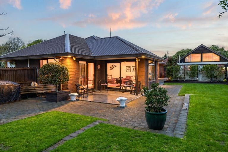 Photo of property in 17 Nepal Place, Burnside, Christchurch, 8053