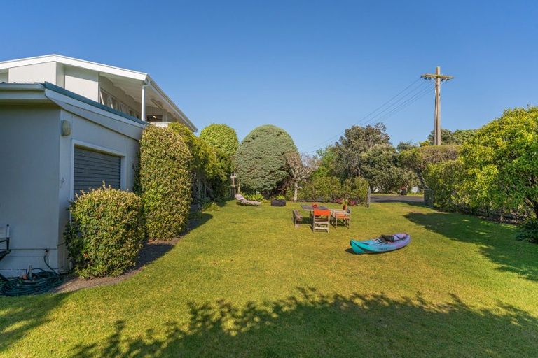 Photo of property in 14 Endeavour Place, Cooks Beach, Whitianga, 3591