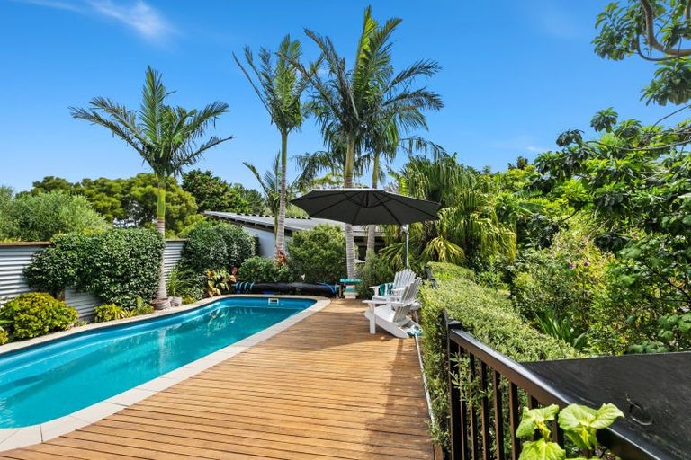 Photo of property in 43b Bentzen Drive, Parekura Bay, Hikurangi, 0184