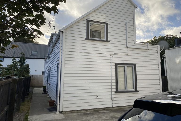 Photo of property in 327 Barbadoes Street, Christchurch Central, Christchurch, 8011