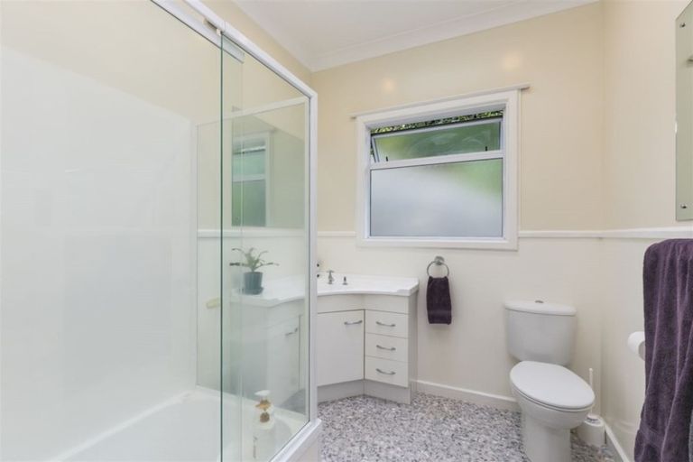 Photo of property in 15 Madras Street, Khandallah, Wellington, 6035