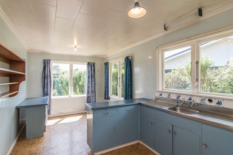 Photo of property in 8 Tawa Street, Waikanae, 5036