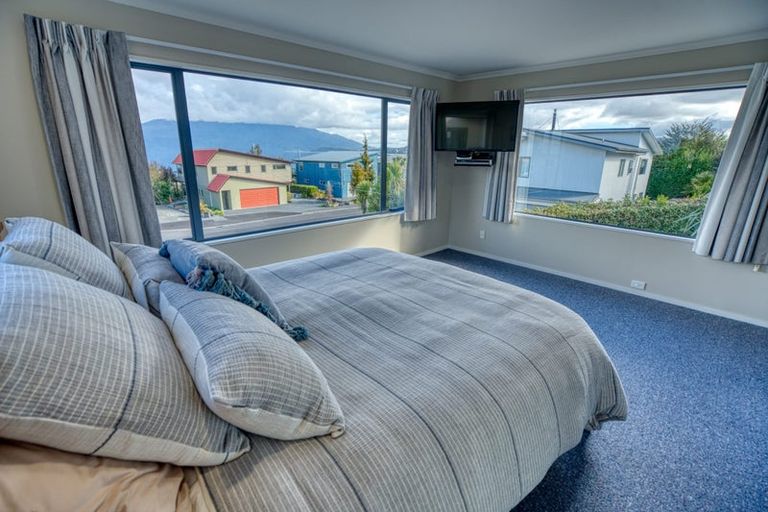 Photo of property in 9 Ranui Place, Moana, 7872