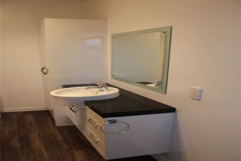 Photo of property in 24 John Street, Abbotsford, Dunedin, 9018