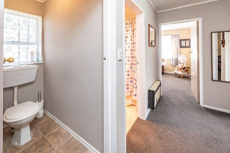 Photo of property in 106 Hinau Street, Castlecliff, Whanganui, 4501