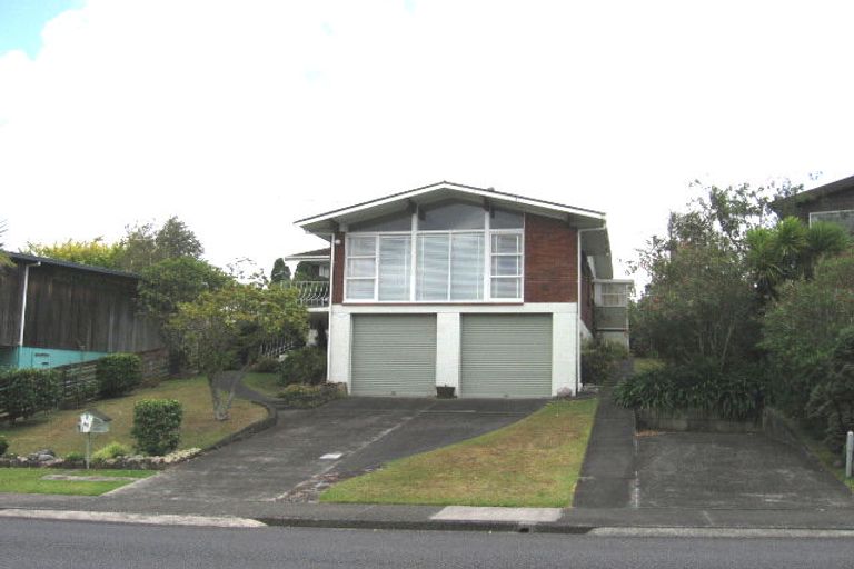 Photo of property in 88 Ravenwood Drive, Forrest Hill, Auckland, 0620