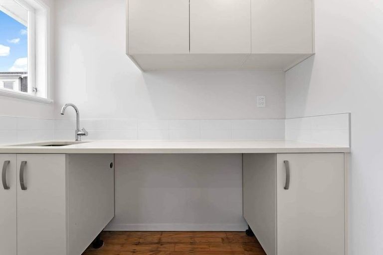 Photo of property in 79 Universal Drive, Henderson, Auckland, 0610