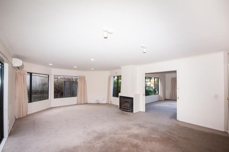 Photo of property in 39 Waverton Terrace, Churton Park, Wellington, 6037