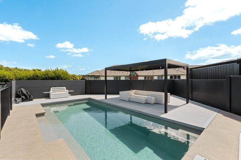 Photo of property in 15 Mike Smith Drive, Cambridge, 3434