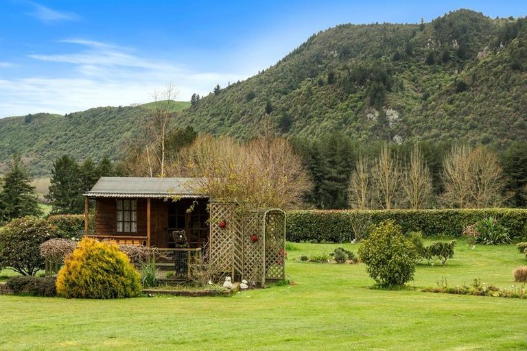 Photo of property in 143a Te Kopia Road, Waikite Valley, Rotorua, 3077