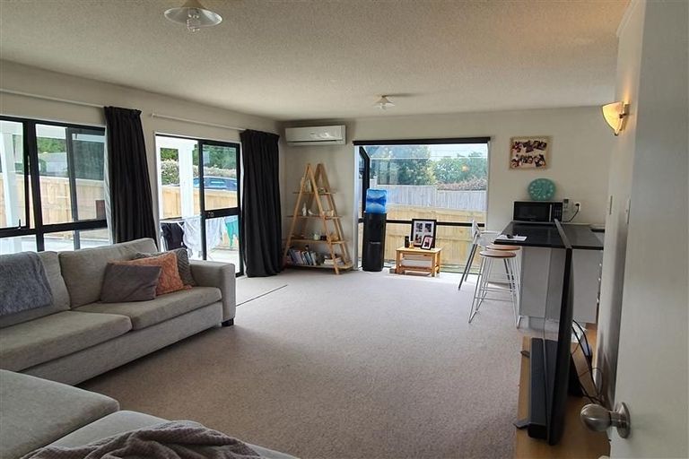 Photo of property in 1/39 Jaemont Avenue, Te Atatu South, Auckland, 0610