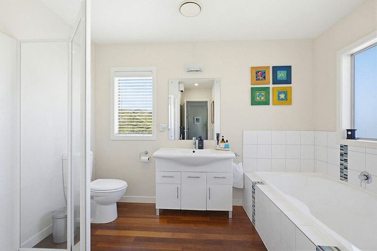 Photo of property in 60 Saint Ives Drive, Camborne, Porirua, 5026