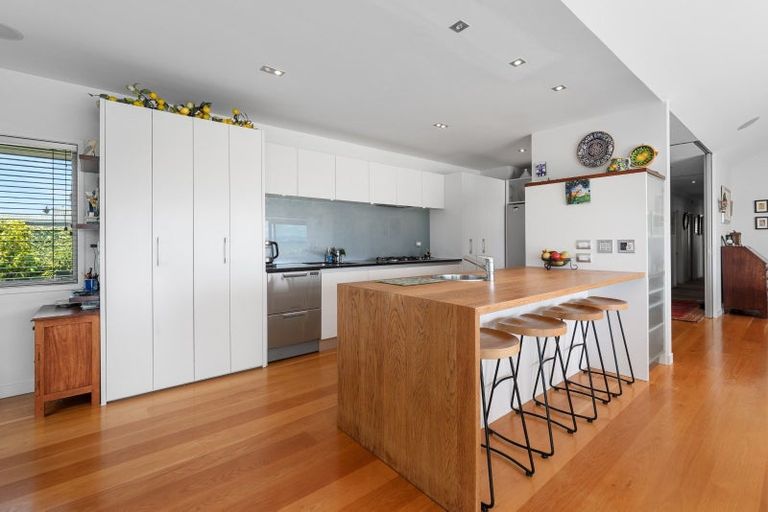 Photo of property in 17 Kiriwai Place, Matua, Tauranga, 3110