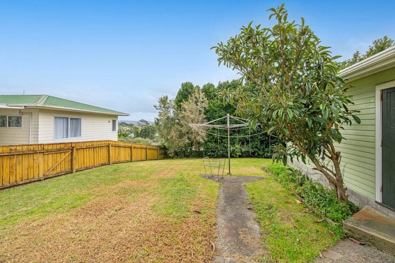 Photo of property in 9 Hand Road, Helensville, 0800