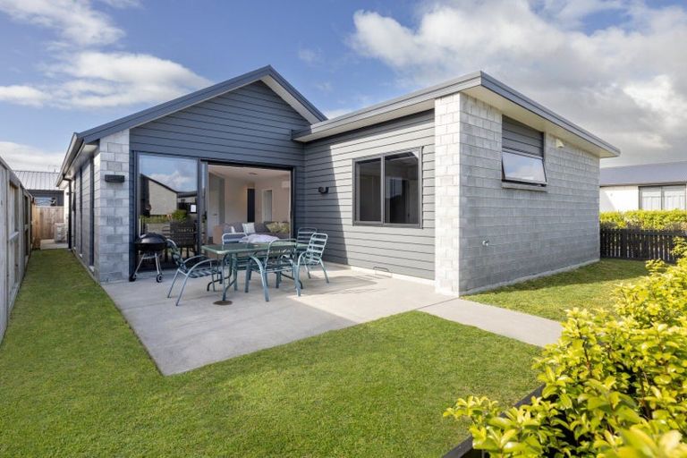 Photo of property in 1 Harp Place, Papamoa, 3118