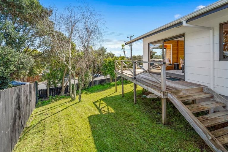 Photo of property in 1/80 Browns Bay Road, Rothesay Bay, Auckland, 0630