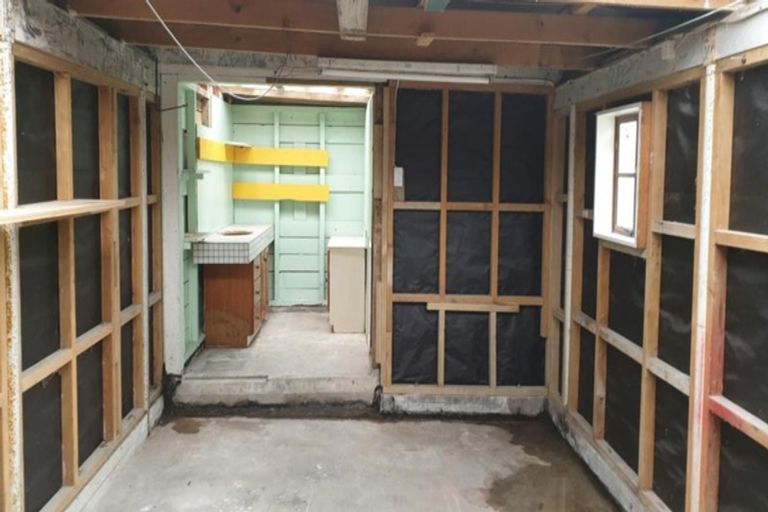 Photo of property in 291a Wellington Road, Wainuiomata, Lower Hutt, 5014