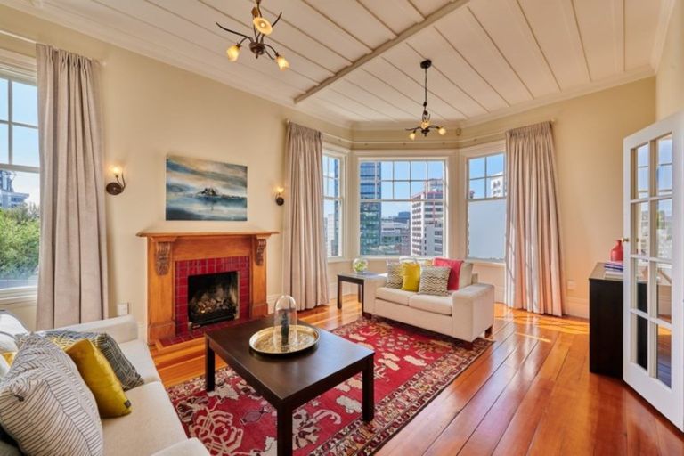 Photo of property in 57 Bolton Street, Kelburn, Wellington, 6012