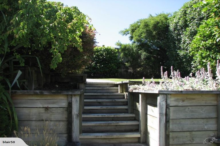 Photo of property in 47 Fitzpatrick Street, Newlands, Wellington, 6037