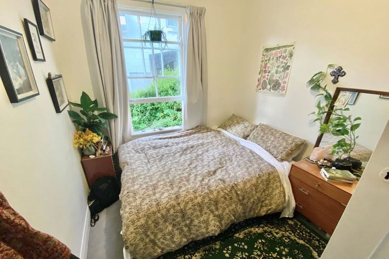 Photo of property in 1/12 Myrtle Crescent, Mount Cook, Wellington, 6021