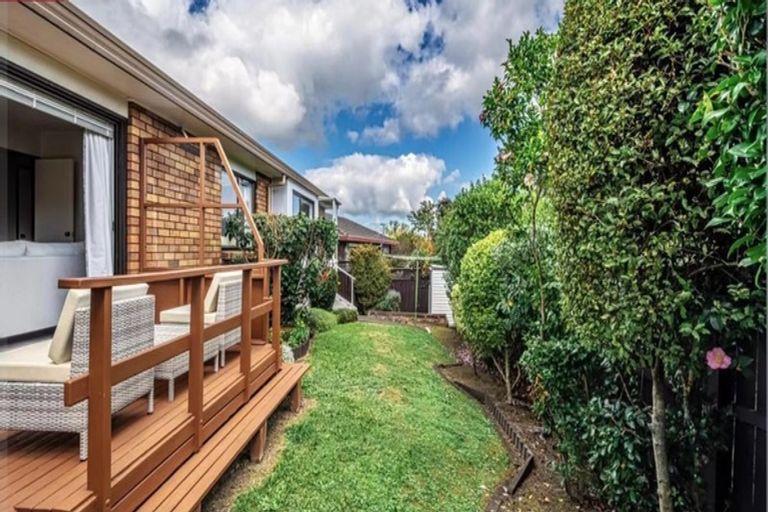 Photo of property in 2/77 Aberfeldy Avenue, Highland Park, Auckland, 2010