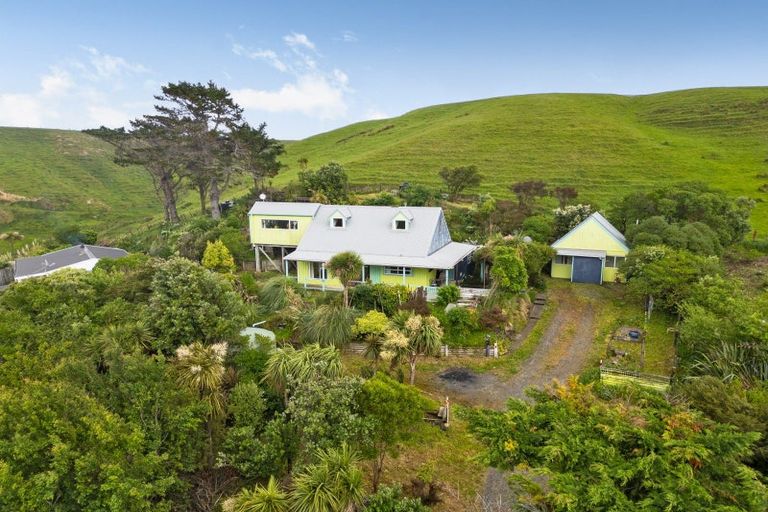 Photo of property in 22 Whangaimoana Beach Road, Whangaimoana, Featherston, 5772