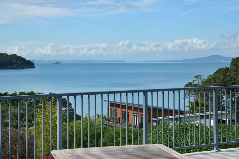 Photo of property in 16 Double Bay Place, Army Bay, Whangaparaoa, 0930