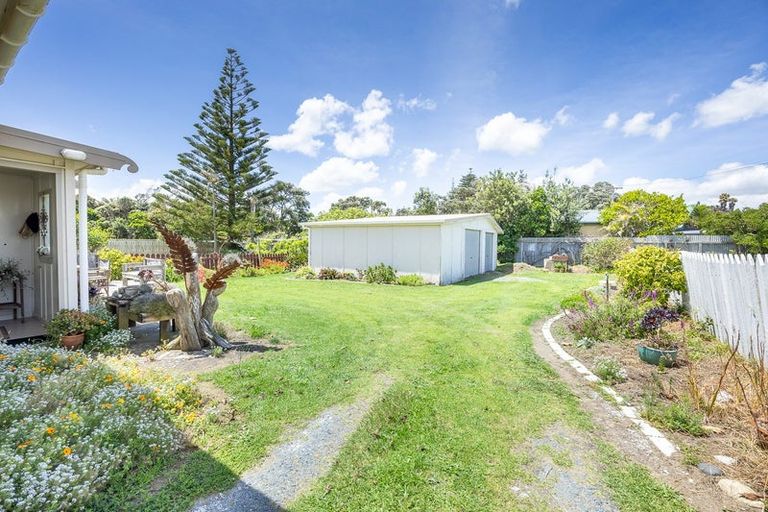 Photo of property in 23 Kelly Street, Baylys Beach, Dargaville, 0377