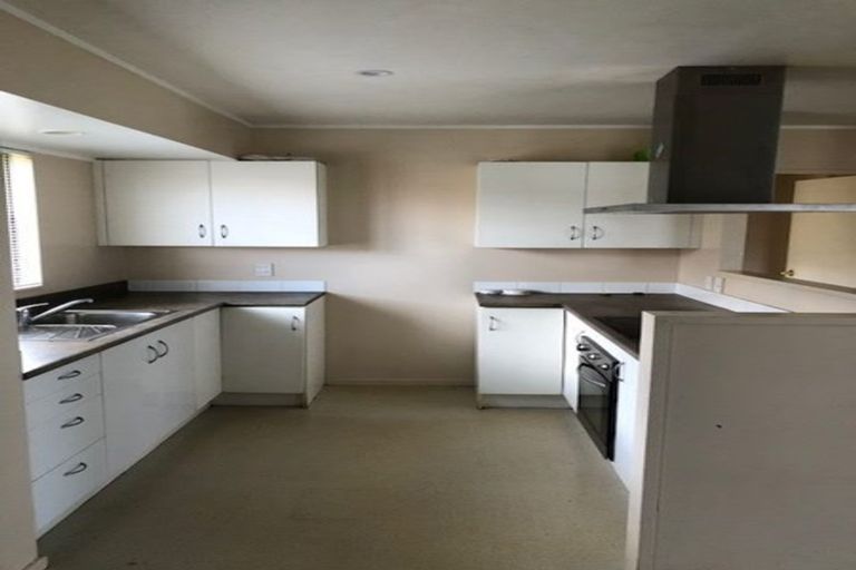 Photo of property in 174 Bruce Mclaren Road, Henderson, Auckland, 0612