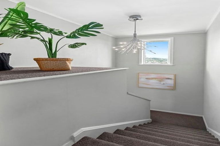 Photo of property in 2 Mapplebeck Street, Titahi Bay, Porirua, 5022