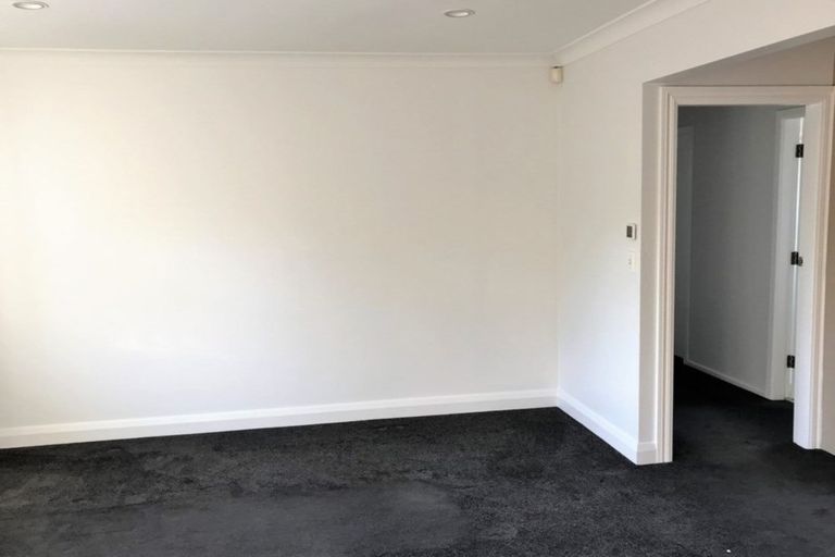 Photo of property in 118b Newlands Road, Newlands, Wellington, 6037