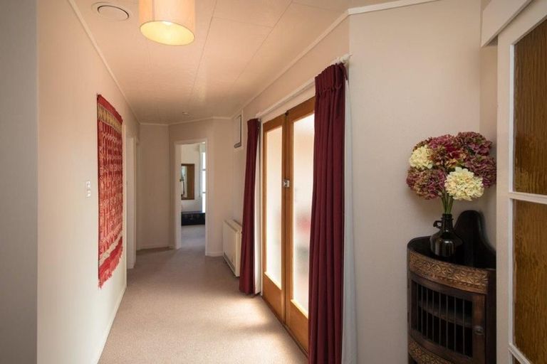 Photo of property in 30 Battersea Place, Roslyn, Palmerston North, 4414