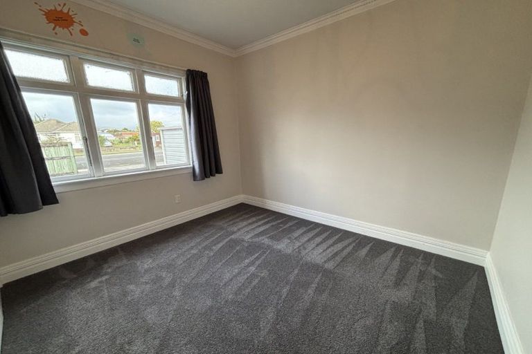 Photo of property in 608 Queen Street East, Levin, 5510