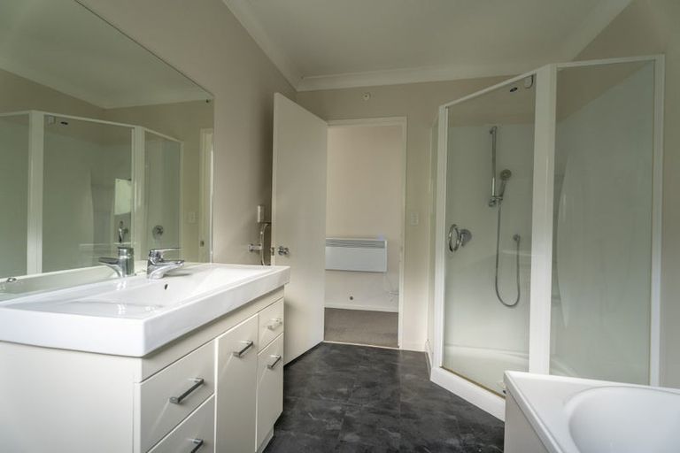 Photo of property in 14 Gifford Grove, Churton Park, Wellington, 6037