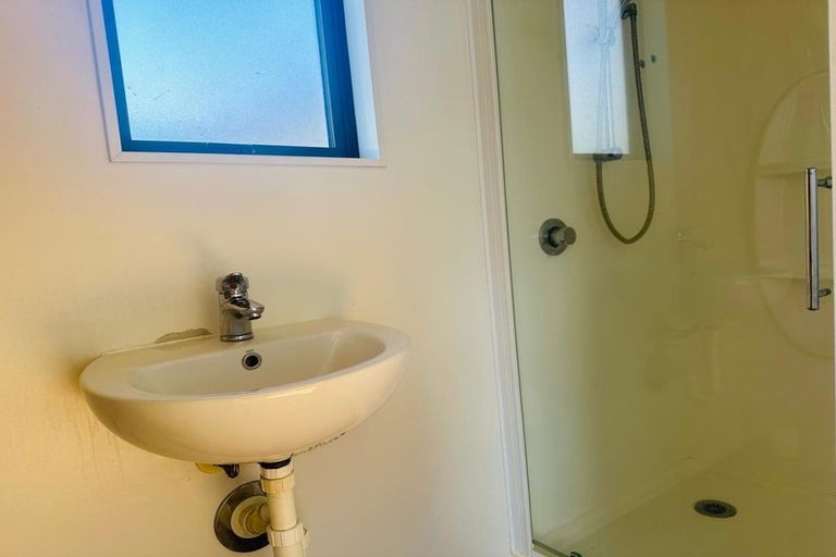 Photo of property in 30 Vine Street, Mangere East, Auckland, 2024