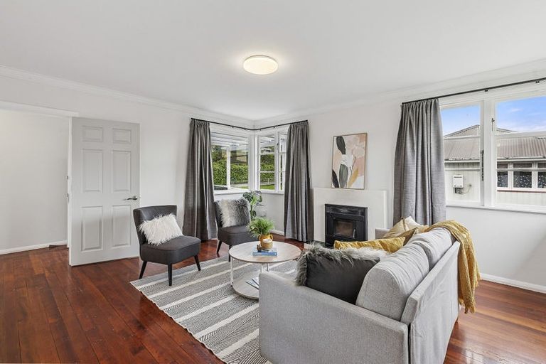 Photo of property in 334 Main Road, Tawa, Wellington, 5028