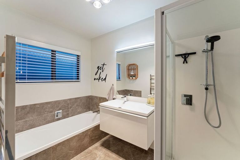 Photo of property in 37 Realm Drive, Paraparaumu, 5032