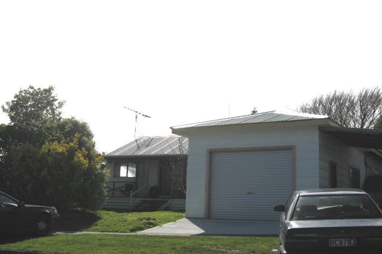Photo of property in 4 Tokomaru Road, Tokomaru, Palmerston North, 4474