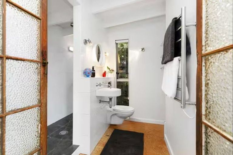 Photo of property in 48 Howard Road, Point Howard, Lower Hutt, 5013