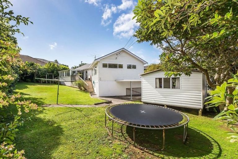 Photo of property in 6 Roy Street, Tawa, Wellington, 5028